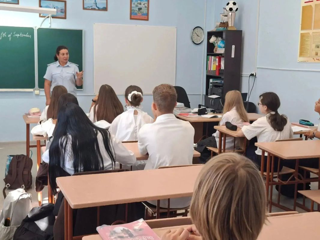 Транспортные полицейские Керчи провели уроки безопасного интернета для школьников и студентов Транспортные полицейские Керчи провели уроки безопасного интернета для школьников и студентов