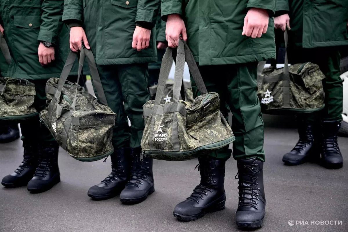 Около 120 тысяч призывников отправятся на военную службу этой осенью