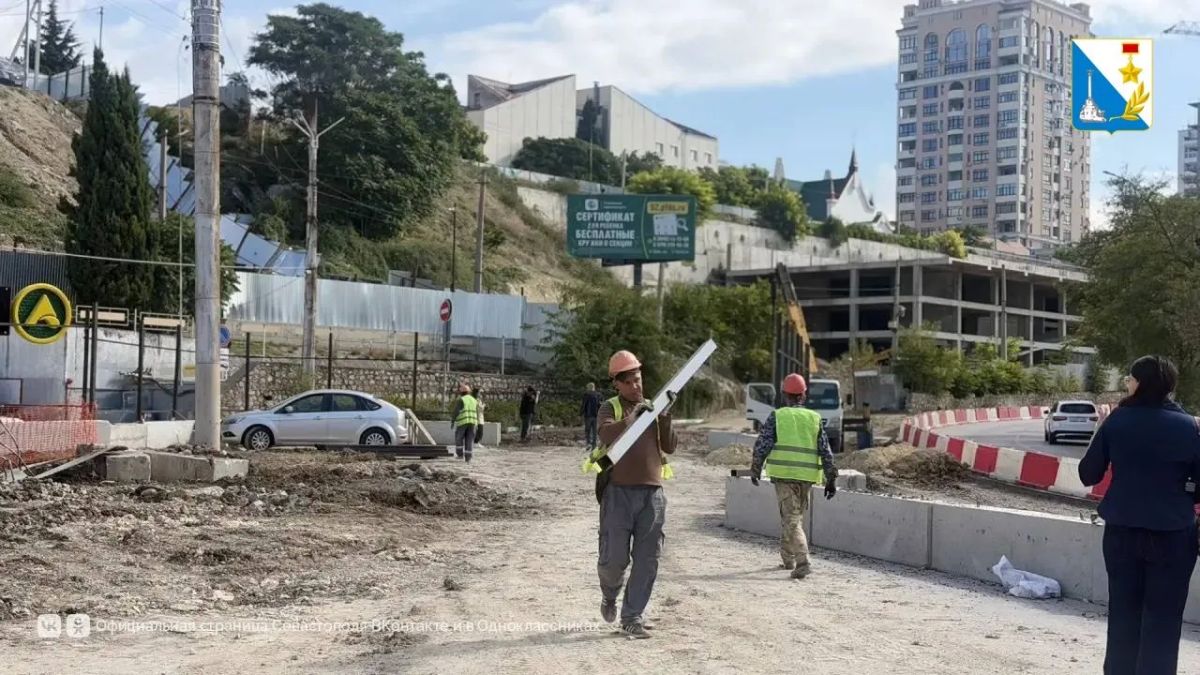 В Севастополе строят вход в тоннель между Пожарова и Генерала Петрова В Севастополе строят вход в тоннель между Пожарова и Генерала Петрова
