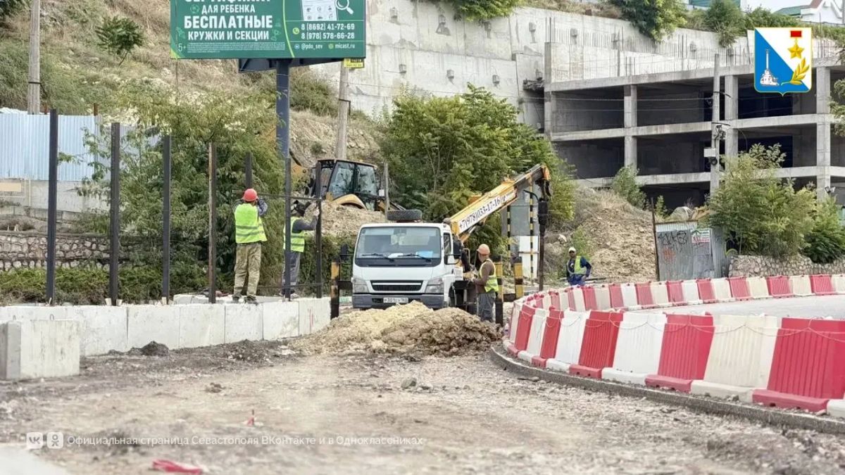 В Севастополе строят вход в тоннель между Пожарова и Генерала Петрова В Севастополе строят вход в тоннель между Пожарова и Генерала Петрова