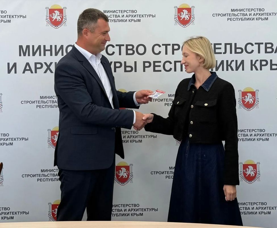 Андрей Пучков провел заседание общественного совета при Минстрое Крыма Андрей Пучков провел заседание общественного совета при Минстрое Крыма
