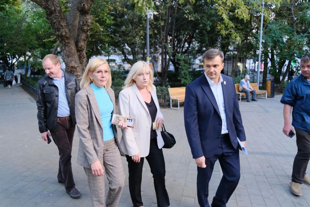 Вместе с Председателем Ялтинского городского совета Константином Валентиновичем Шимановским осмотрели ход капитального ремонта Ялтинского центра культуры Вместе с Председателем Ялтинского городского совета Константином Валентиновичем Шимановским осмотрели ход капитального ремонта Ялтинского центра культуры