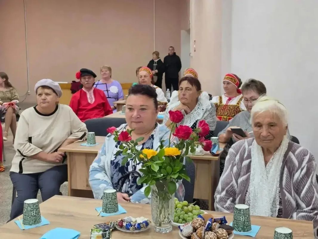 Дмитрий Мильгевский: 1-го октября на календаре День пожилого человека - добрая и тёплая дата, которая напоминает нам о важности уважения к старшему поколению, его жизненному опыту, мудрости и активному участию в жизни... Дмитрий Мильгевский: 1-го октября на календаре День пожилого человека - добрая и тёплая дата, которая напоминает нам о важности уважения к старшему поколению, его жизненному опыту, мудрости и активному участию в жизни...