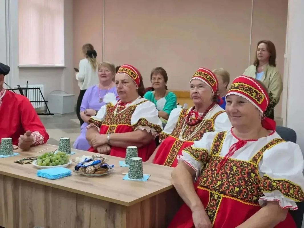 Дмитрий Мильгевский: 1-го октября на календаре День пожилого человека - добрая и тёплая дата, которая напоминает нам о важности уважения к старшему поколению, его жизненному опыту, мудрости и активному участию в жизни... Дмитрий Мильгевский: 1-го октября на календаре День пожилого человека - добрая и тёплая дата, которая напоминает нам о важности уважения к старшему поколению, его жизненному опыту, мудрости и активному участию в жизни...