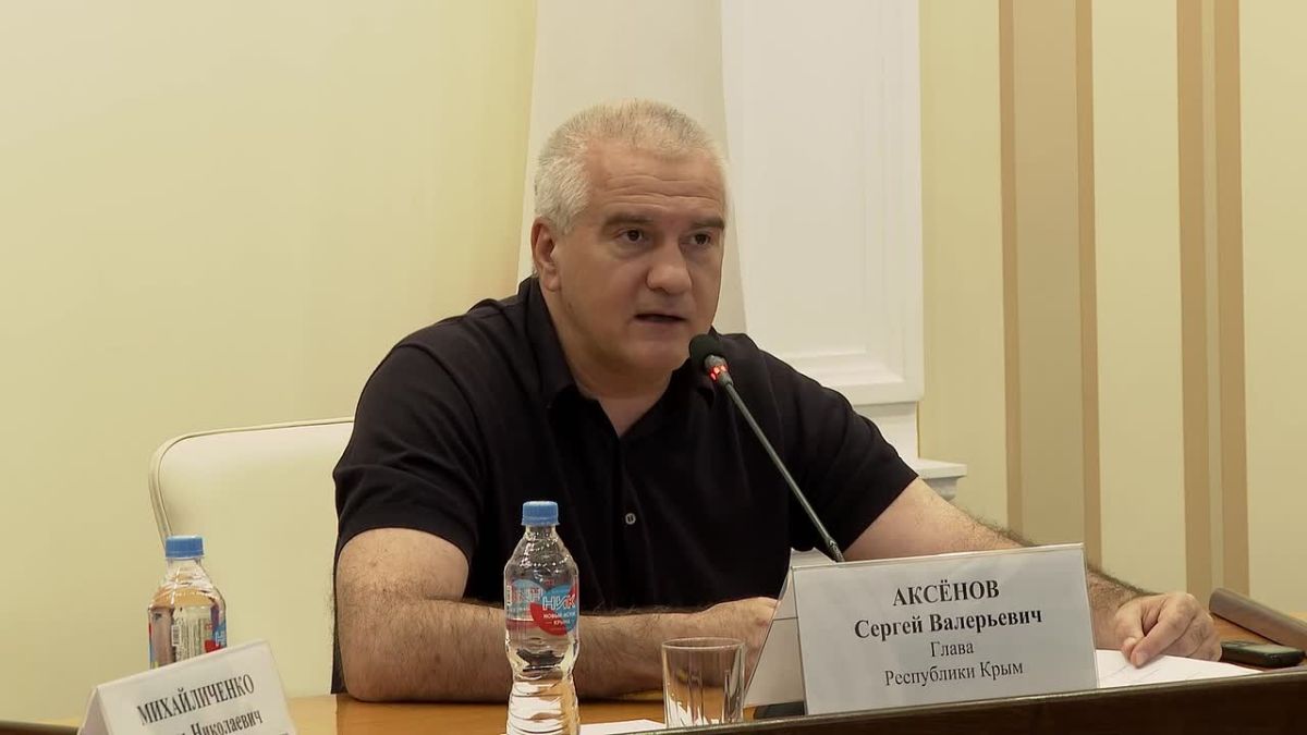 Аксёнов контролирует работу глав администраций с обращениями граждан