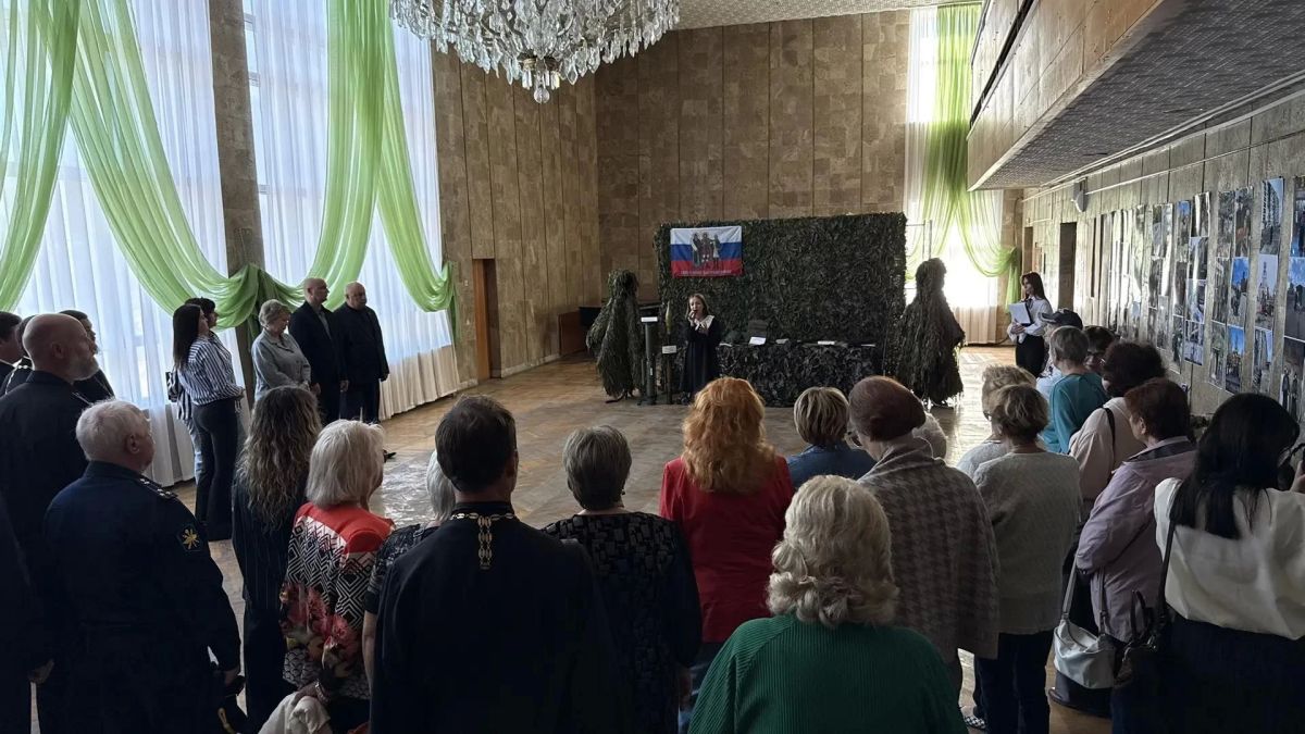 В культурном центре имени Богатикова открылась фотодокументальная экспозиция «Духовное служение на войне», созданная по благословению Феодосийской Епархии В культурном центре имени Богатикова открылась фотодокументальная экспозиция «Духовное служение на войне», созданная по благословению Феодосийской Епархии