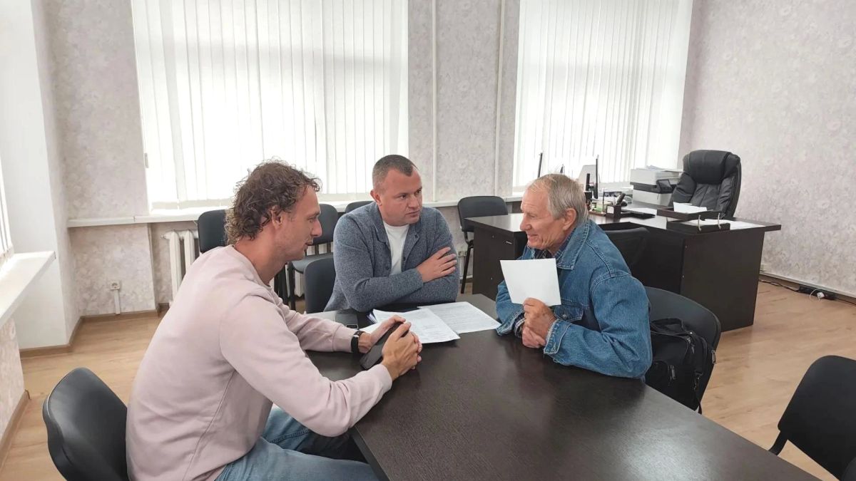 01.10.2026 руководитель Регионального фонда капитального ремонта Андрей Вороньков провёл очередной личный приём граждан, в ходе которого был рассмотрен ряд актуальных для жителей вопросов, связанных с капитальным ремонтом их... 01.10.2026 руководитель Регионального фонда капитального ремонта Андрей Вороньков провёл очередной личный приём граждан, в ходе которого был рассмотрен ряд актуальных для жителей вопросов, связанных с капитальным ремонтом их...