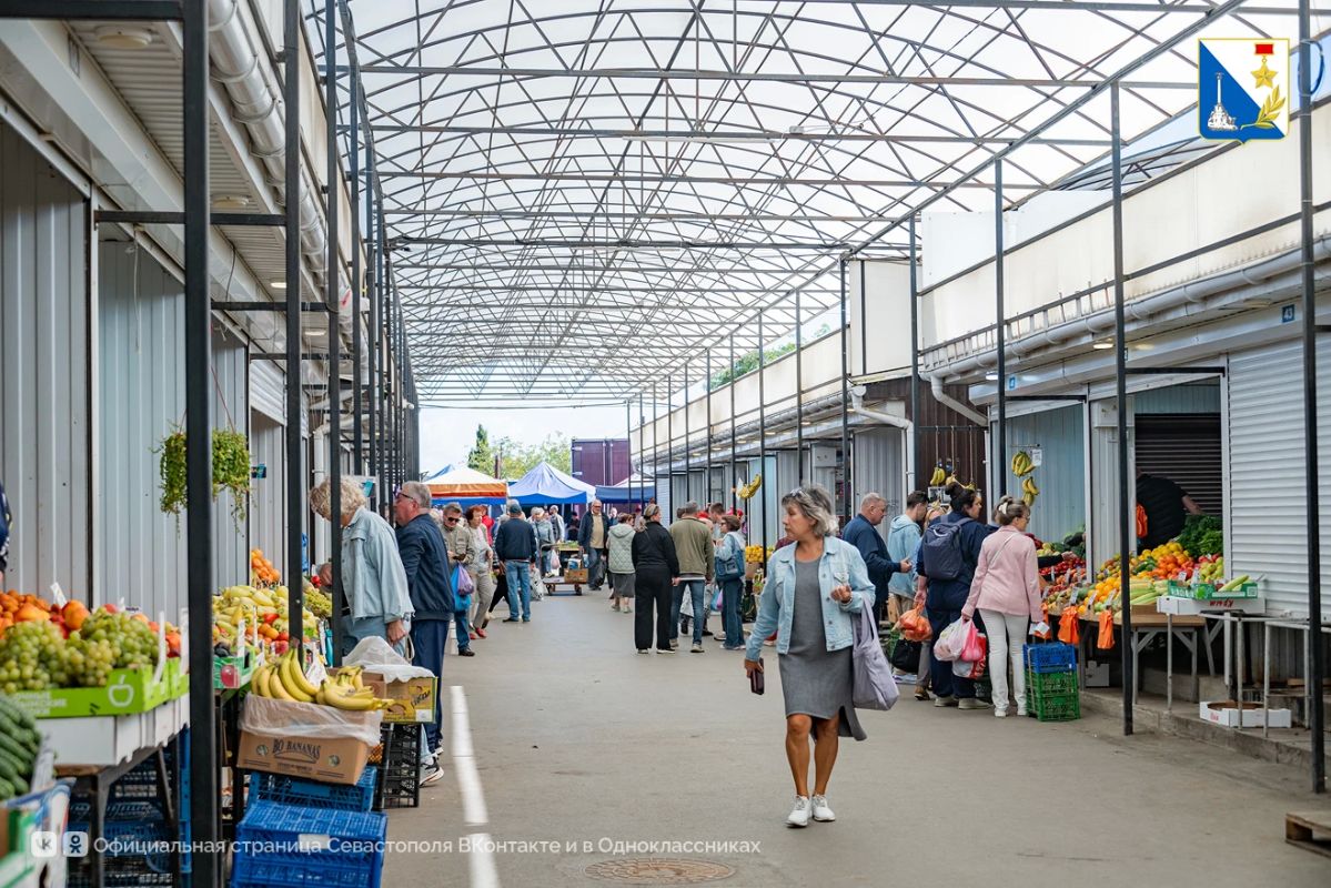 В Севастополе овощи и фрукты проходят проверку госветслужбы перед продажей В Севастополе овощи и фрукты проходят проверку госветслужбы перед продажей