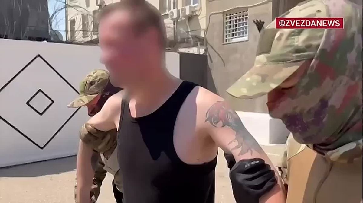 Кадры задержания крымчанина, сотрудничавшего с СБУ