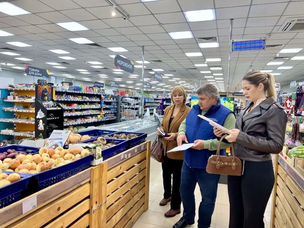 Сотрудники Минпромторга Крыма совместно с представителями Прокуратуры г. Симферополя и администрации города провели выездной мониторинг соблюдения условий действующего Соглашения о стабилизации цен на отдельные виды... Сотрудники Минпромторга Крыма совместно с представителями Прокуратуры г. Симферополя и администрации города провели выездной мониторинг соблюдения условий действующего Соглашения о стабилизации цен на отдельные виды...