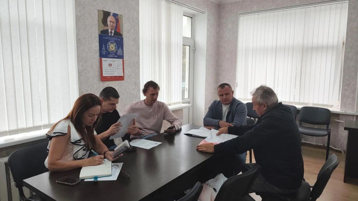 Вчера провёл очередной личный приём граждан, в ходе которого рассмотрели ряд актуальных для жителей вопросов, связанных с капитальным ремонтом их домов