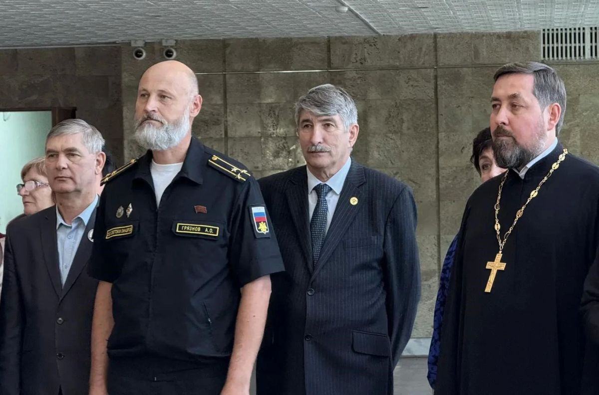 В культурном центре имени Богатикова открылась фотодокументальная экспозиция «Духовное служение на войне», созданная по благословению Феодосийской Епархии В культурном центре имени Богатикова открылась фотодокументальная экспозиция «Духовное служение на войне», созданная по благословению Феодосийской Епархии