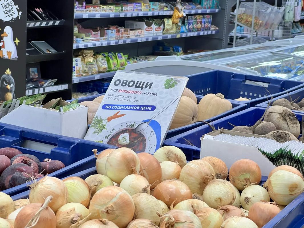 Сотрудники Минпромторга Крыма совместно с представителями Прокуратуры г. Симферополя и администрации города провели выездной мониторинг соблюдения условий действующего Соглашения о стабилизации цен на отдельные виды... Сотрудники Минпромторга Крыма совместно с представителями Прокуратуры г. Симферополя и администрации города провели выездной мониторинг соблюдения условий действующего Соглашения о стабилизации цен на отдельные виды...