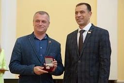 Крымским педагогам вручили заслуженные награды Крымским педагогам вручили заслуженные награды