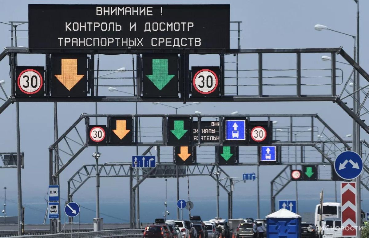 До 180 авто выросла очередь перед Крымским мостом со стороны Керчи
