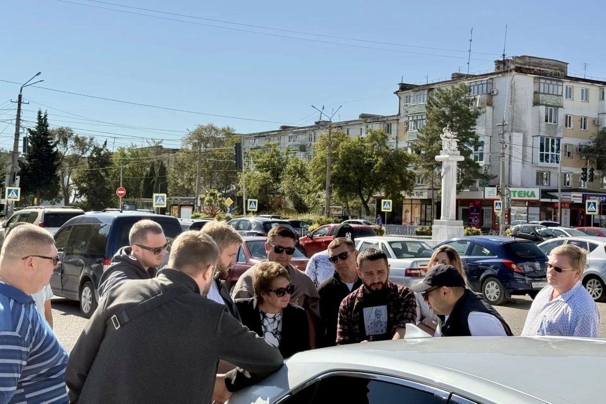 Виталий Оганесян: Сегодня провели совещание по вопросам предстоящего благоустройства Привокзальной площади, которая стала победителем Всероссийского конкурса проектов комфортной городской среды в категории «Малые города и... Виталий Оганесян: Сегодня провели совещание по вопросам предстоящего благоустройства Привокзальной площади, которая стала победителем Всероссийского конкурса проектов комфортной городской среды в категории «Малые города и...
