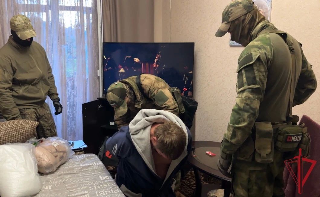 В Севастополе при содействии СОБР Росгвардии задержан подозреваемый в мошенничестве