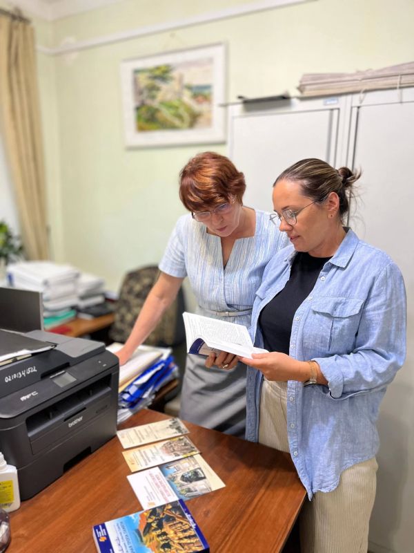 В читальном зале архивного отдела администрации Феодосии продолжается исследовательская работа