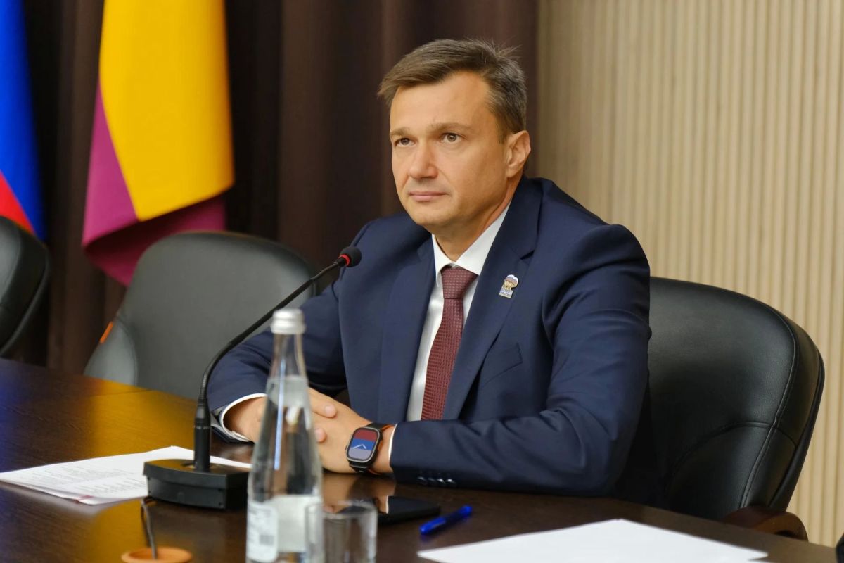 Под руководством Председателя Ялтинского городского совета Константина Шимановского и руководителя аппарата администрации Ялты Елены Омесовой состоялось традиционное аппаратное совещание Под руководством Председателя Ялтинского городского совета Константина Шимановского и руководителя аппарата администрации Ялты Елены Омесовой состоялось традиционное аппаратное совещание