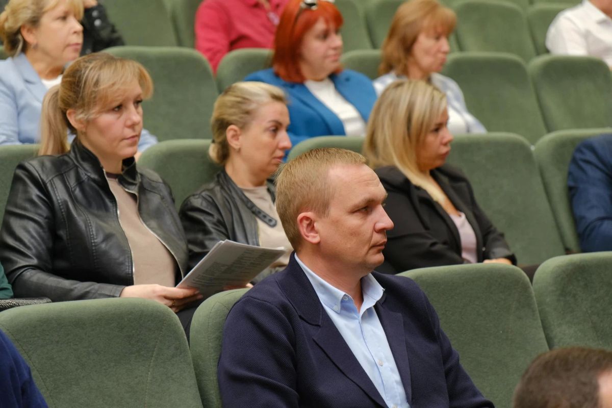 Под руководством Председателя Ялтинского городского совета Константина Шимановского и руководителя аппарата администрации Ялты Елены Омесовой состоялось традиционное аппаратное совещание Под руководством Председателя Ялтинского городского совета Константина Шимановского и руководителя аппарата администрации Ялты Елены Омесовой состоялось традиционное аппаратное совещание