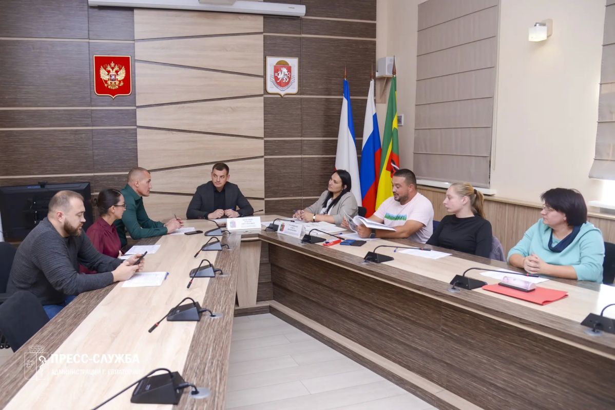 Под председательством заместителя главы администрации города Сергея Колганова состоялось очередное заседание комиссии по вопросам выявления самовольных построек на территории муниципального образования Под председательством заместителя главы администрации города Сергея Колганова состоялось очередное заседание комиссии по вопросам выявления самовольных построек на территории муниципального образования
