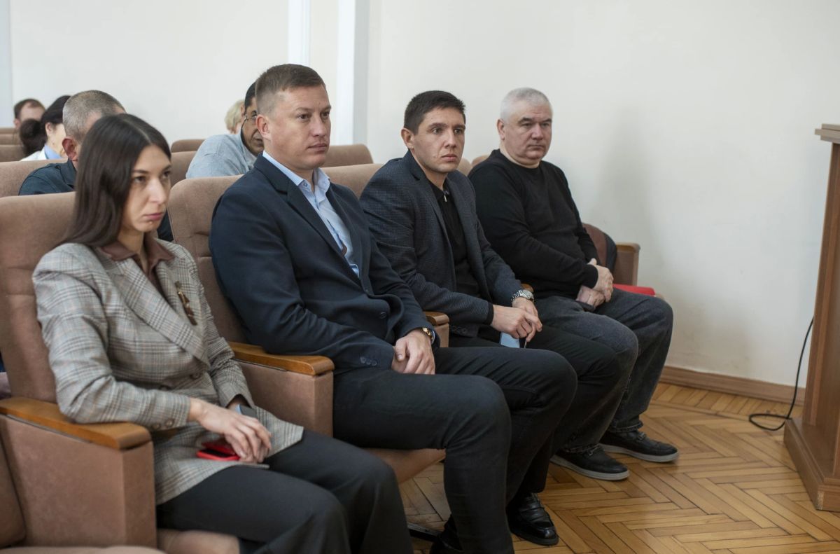 В Симферополе состоялось оперативно-хозяйственное совещание, в ходе которого руководители структурных подразделений отчитались о проделанной работе В Симферополе состоялось оперативно-хозяйственное совещание, в ходе которого руководители структурных подразделений отчитались о проделанной работе