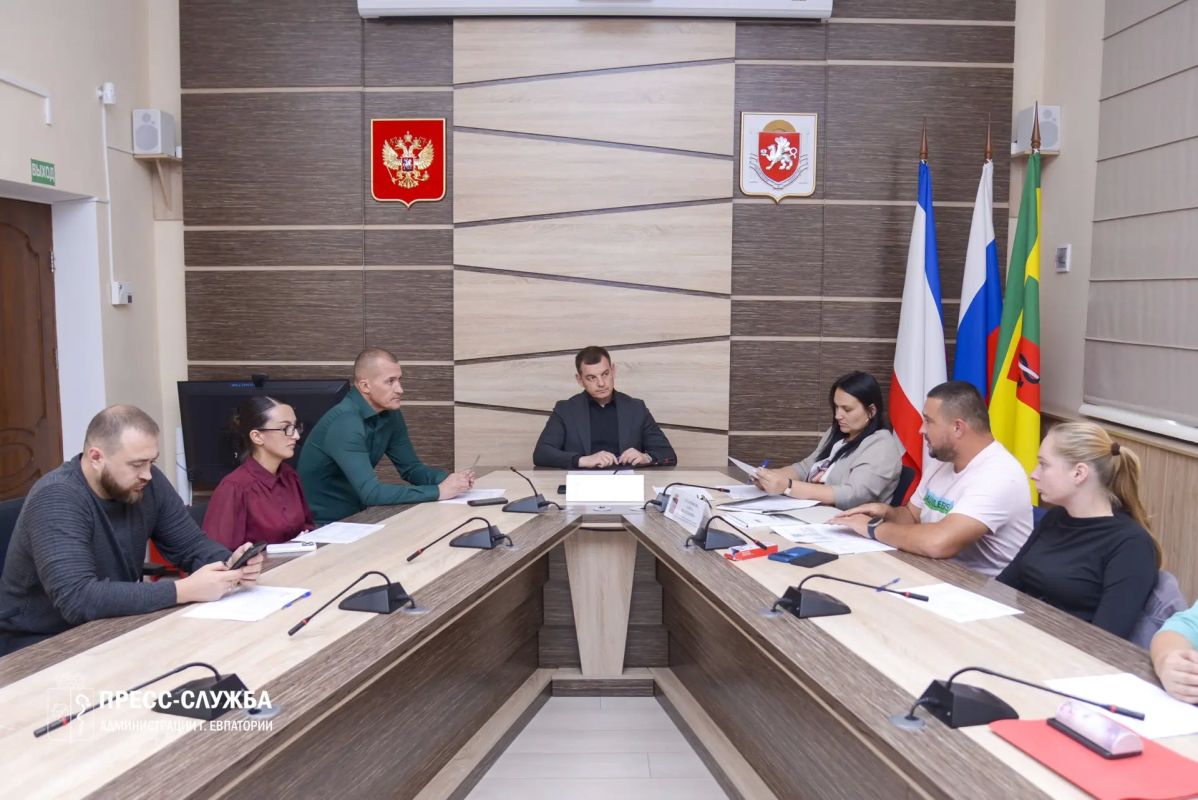 Под председательством заместителя главы администрации города Сергея Колганова состоялось очередное заседание комиссии по вопросам выявления самовольных построек на территории муниципального образования Под председательством заместителя главы администрации города Сергея Колганова состоялось очередное заседание комиссии по вопросам выявления самовольных построек на территории муниципального образования