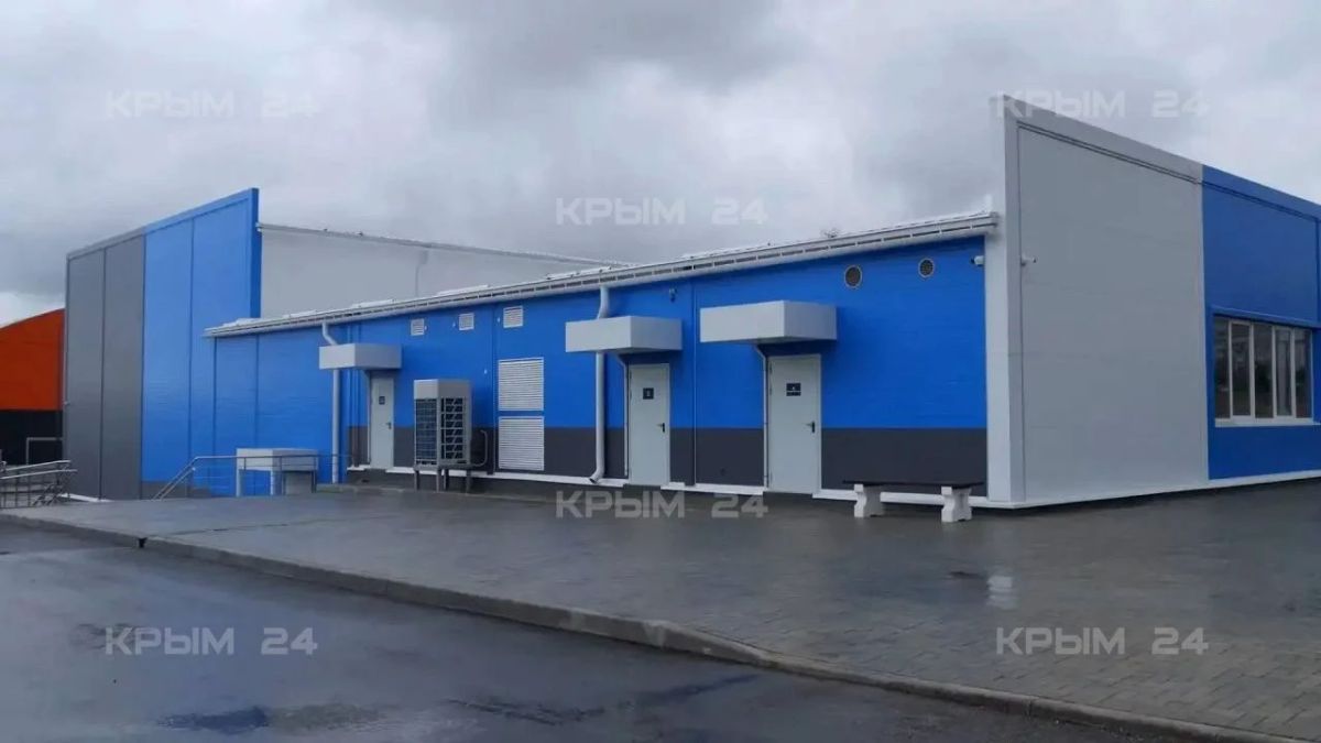 В Керчи построили бассейн для плавания