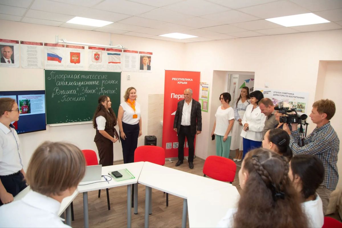 Владимир Константинов: Воспитывать детей — это призвание, кропотливый, созидательный труд Владимир Константинов: Воспитывать детей — это призвание, кропотливый, созидательный труд