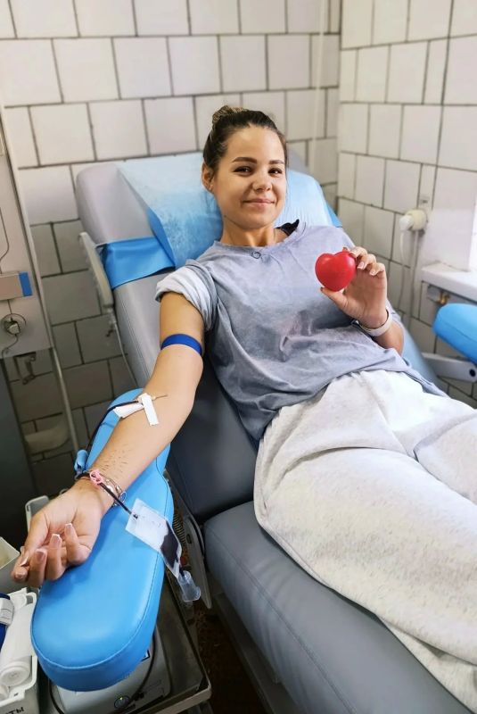 146 ялтинцев поддержали донорскую акцию «Одна страна, одна семья, одна Россия!» 146 ялтинцев поддержали донорскую акцию «Одна страна, одна семья, одна Россия!»