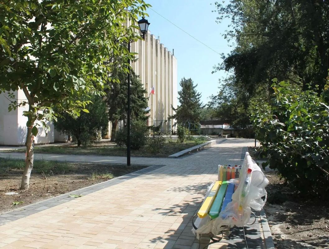 В Керчи благоустраивают школу искусств им. Романа Сердюка В Керчи благоустраивают школу искусств им. Романа Сердюка