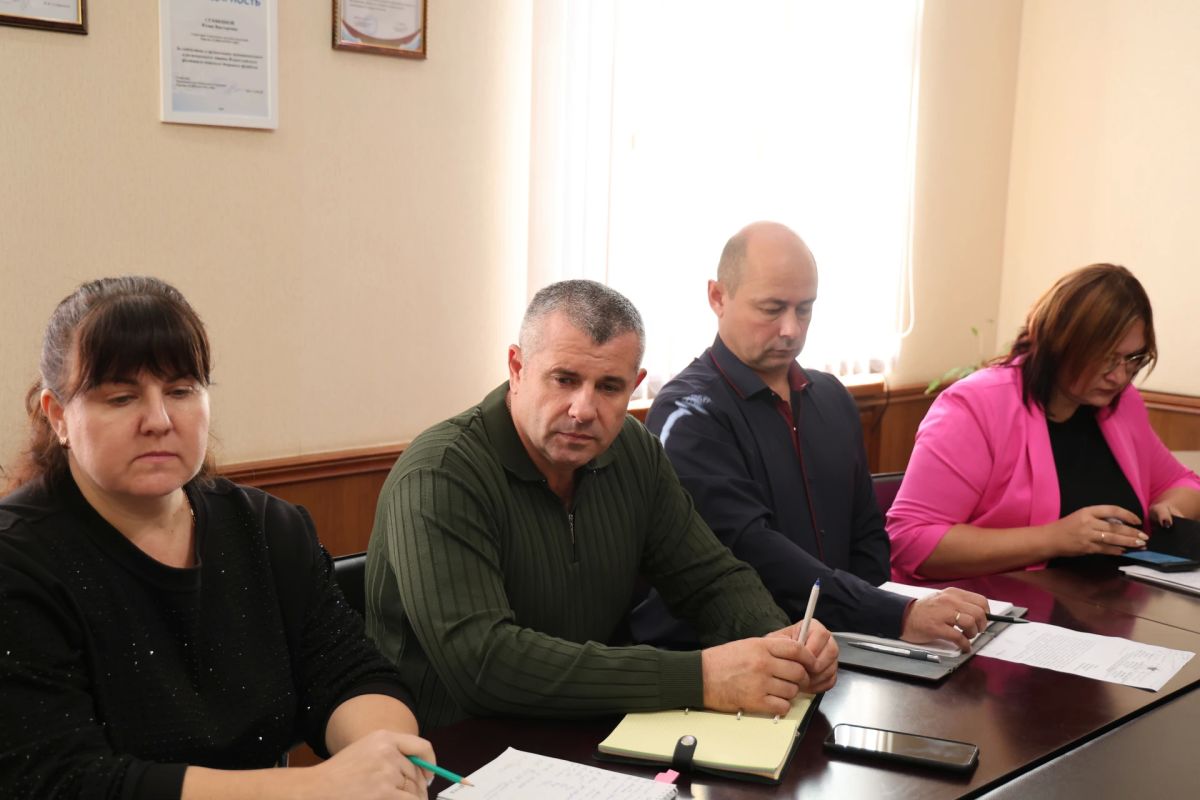 Константин Шимановский: В Геническе прошло рабочее совещание по вопросам оптимизации муниципального управления Константин Шимановский: В Геническе прошло рабочее совещание по вопросам оптимизации муниципального управления