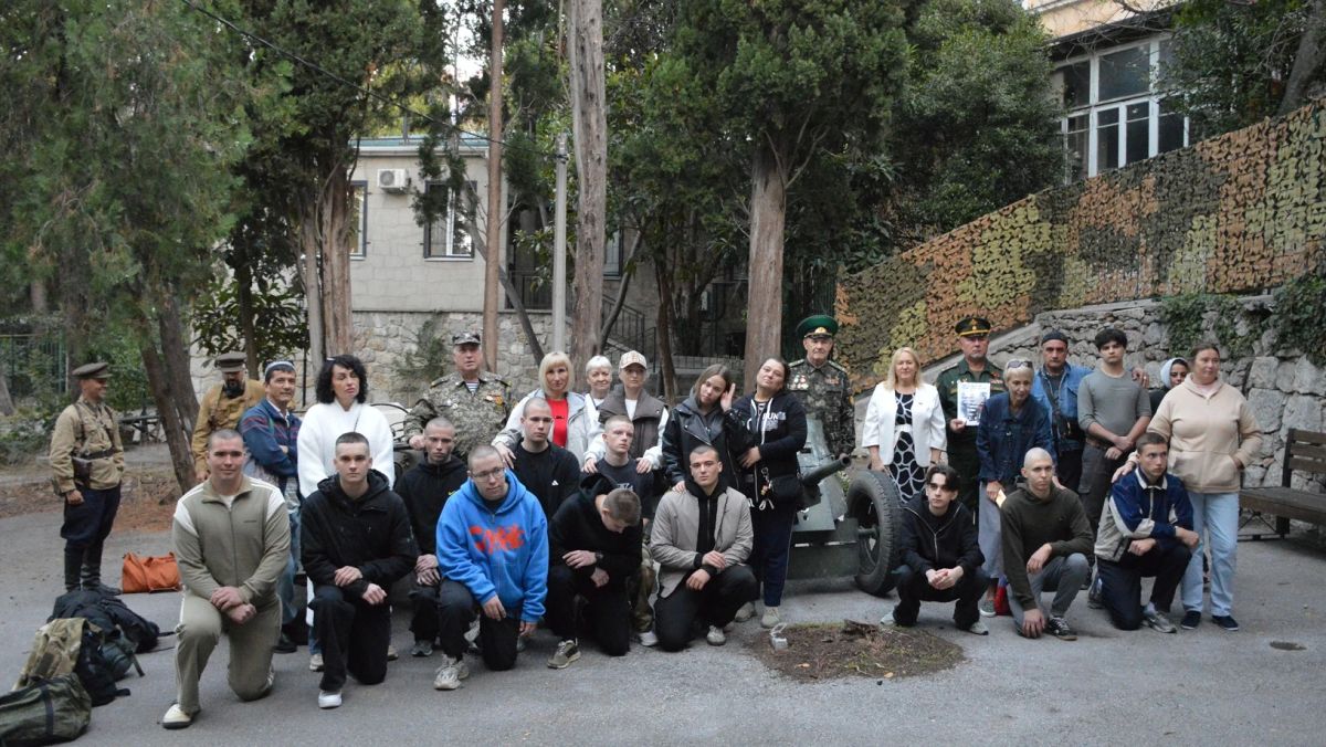Ялта проводила осенних призывников Ялта проводила осенних призывников