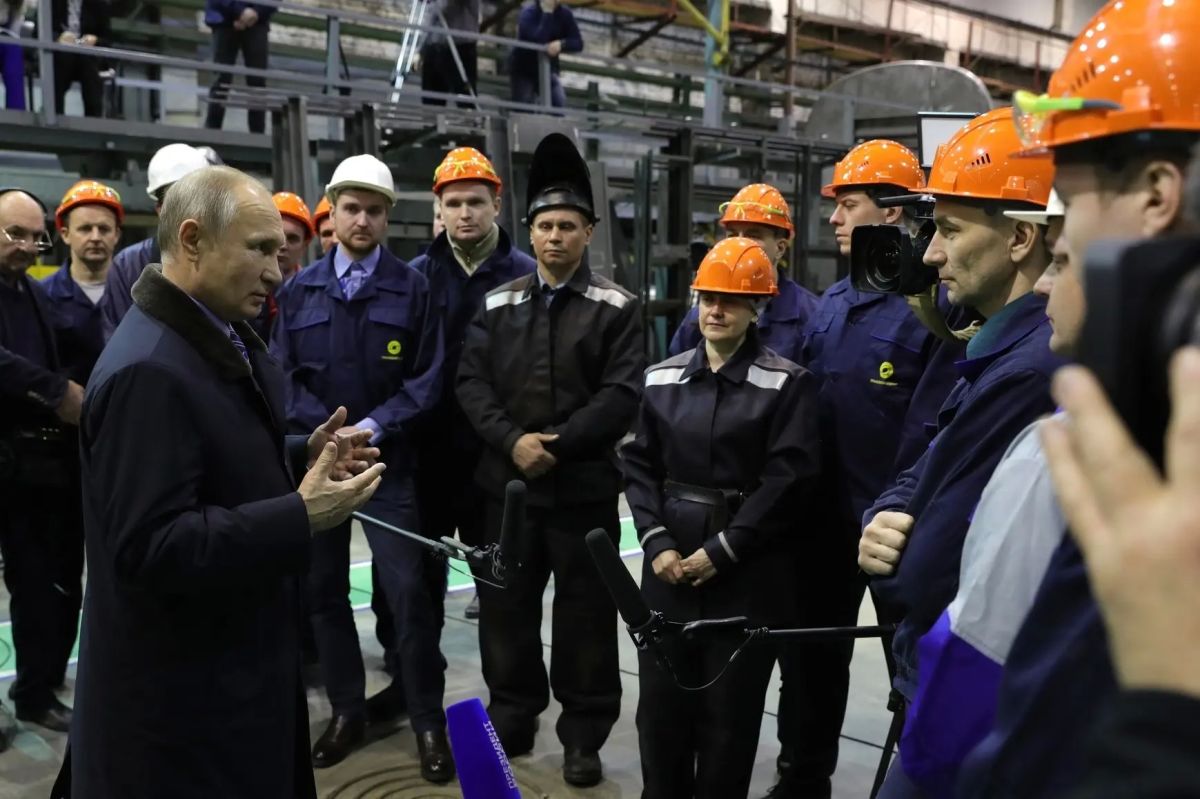Владимир Константинов: 7 октября день рождения отмечает Президент Российской Федерации Владимир Владимирович Путин Владимир Константинов: 7 октября день рождения отмечает Президент Российской Федерации Владимир Владимирович Путин