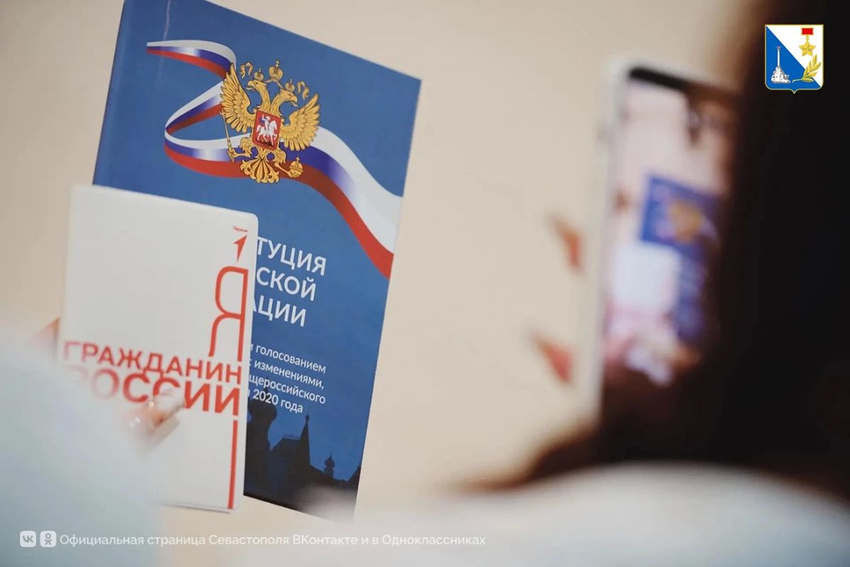 18 севастопольских школьников получили паспорта в детской школе искусств 18 севастопольских школьников получили паспорта в детской школе искусств