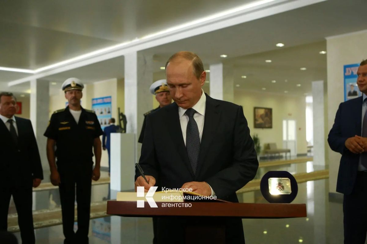 Лидеры дружественных стран поздравили Владимира Путина с 74-летием Лидеры дружественных стран поздравили Владимира Путина с 74-летием