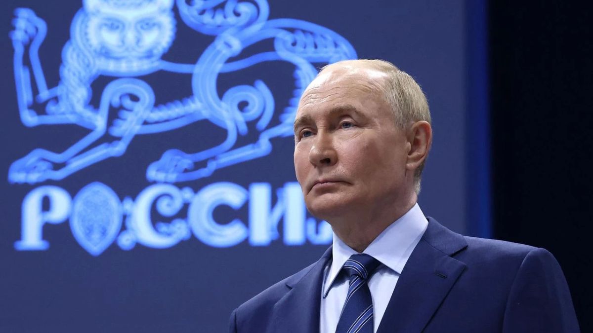 Василий Грабован: Сегодня, 7 октября, День рождения нашего Национального лидера, Верховного Главнокомандующего и Президента России — Владимира Владимировича Путина!