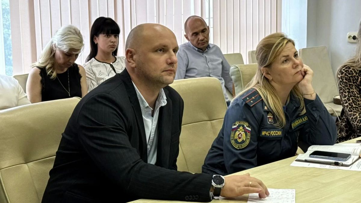 Игорь Крутьков: Совместно с главой муниципального образования Денисом Колесником и заместителем главы администрации Ириной Новиковой провел заседание расширенного градостроительного совета, посвященное ключевому документу... Игорь Крутьков: Совместно с главой муниципального образования Денисом Колесником и заместителем главы администрации Ириной Новиковой провел заседание расширенного градостроительного совета, посвященное ключевому документу...
