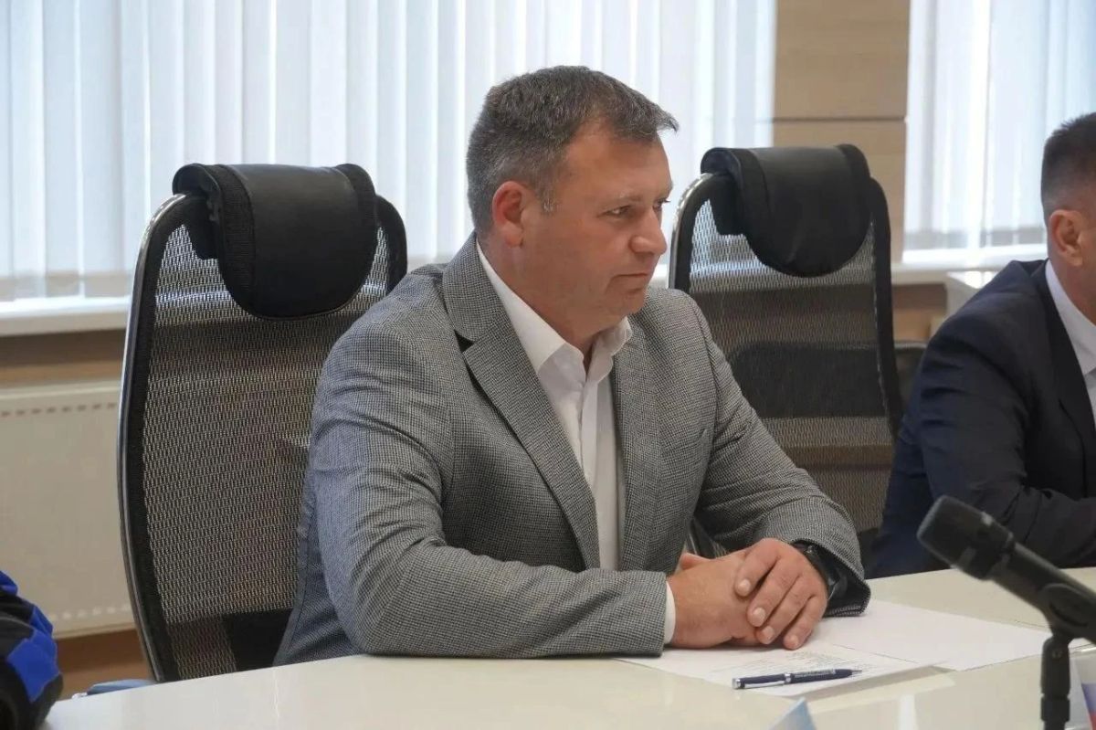 Игорь Крутьков: Завод имени Б.Е. Бутомы с рабочим визитом посетил член Комитета Совета Федерации по обороне и безопасности Юрий Петрович Нимченко — представитель от исполнительного органа государственной власти Республики... Игорь Крутьков: Завод имени Б.Е. Бутомы с рабочим визитом посетил член Комитета Совета Федерации по обороне и безопасности Юрий Петрович Нимченко — представитель от исполнительного органа государственной власти Республики...
