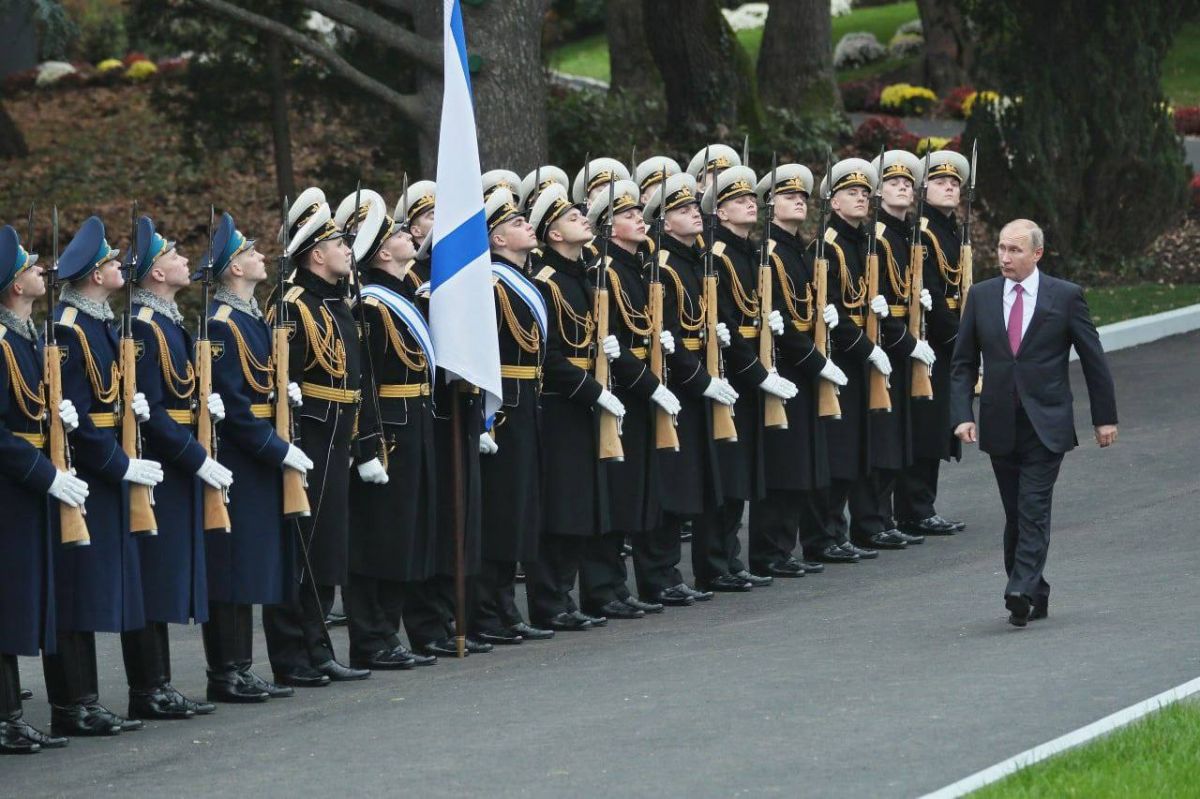 Альберт Куршутов: Сегодня, 7 октября, свой День рождения отмечает Президент Российской Федерации Владимир Владимирович Путин!