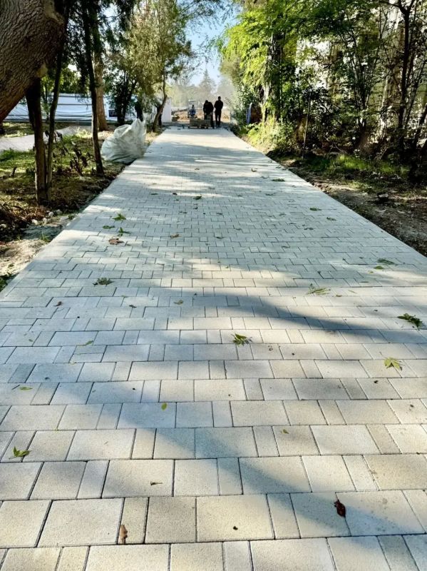 Продолжается благоустройство Сакского курортного парка Продолжается благоустройство Сакского курортного парка