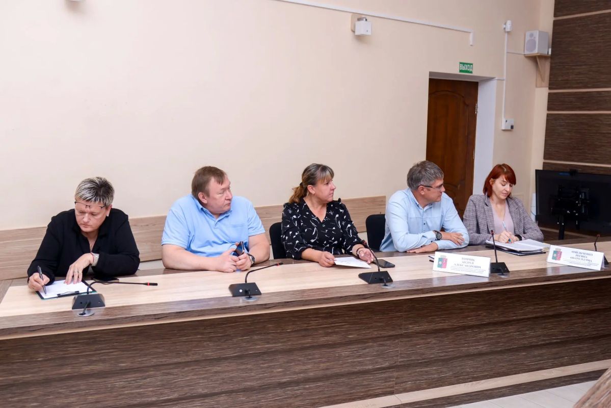 В Евпатории обсудили развитие спортивной инфраструктуры В Евпатории обсудили развитие спортивной инфраструктуры