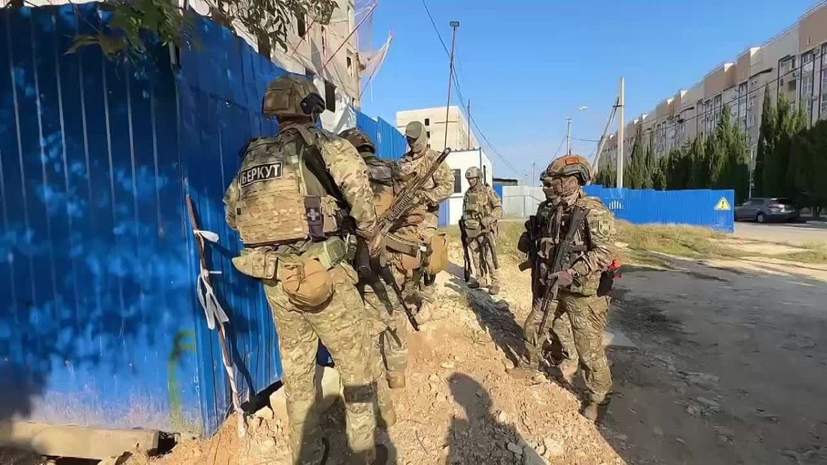 На стройке в Гагаринском районе выявили 17 нарушителей миграционного законодательства