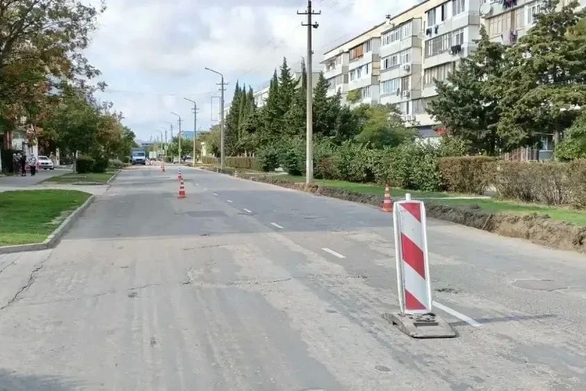 Специалисты приступили к ремонту улицы Некрасова