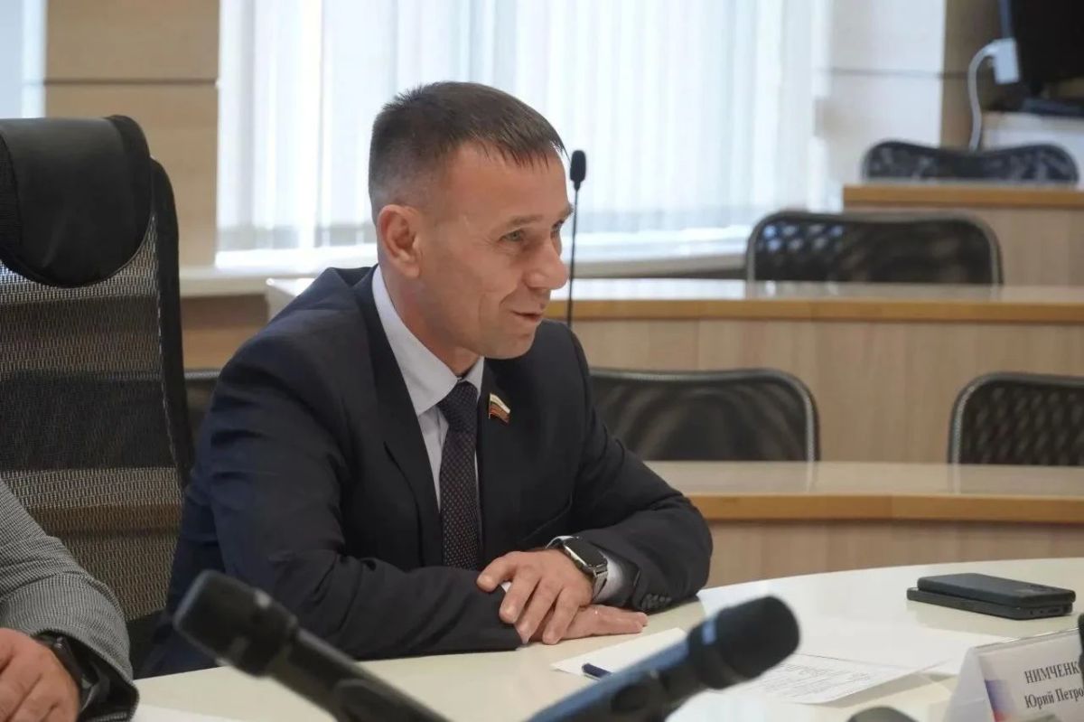 Игорь Крутьков: Завод имени Б.Е. Бутомы с рабочим визитом посетил член Комитета Совета Федерации по обороне и безопасности Юрий Петрович Нимченко — представитель от исполнительного органа государственной власти Республики... Игорь Крутьков: Завод имени Б.Е. Бутомы с рабочим визитом посетил член Комитета Совета Федерации по обороне и безопасности Юрий Петрович Нимченко — представитель от исполнительного органа государственной власти Республики...
