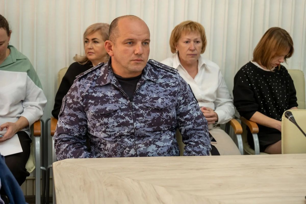 Вместе с депутатом Государственной Думы РФ Яниной Петровной Павленко и Председателем Ялтинского городского совета Константином Валентиновичем Шимановским поблагодарили волонтёров, участвовавших в тушении пожара в Ялтинском... Вместе с депутатом Государственной Думы РФ Яниной Петровной Павленко и Председателем Ялтинского городского совета Константином Валентиновичем Шимановским поблагодарили волонтёров, участвовавших в тушении пожара в Ялтинском...