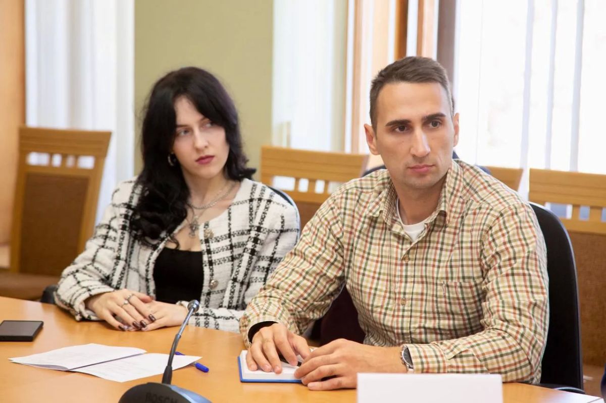Комитет ГС РК по образованию и науке рассмотрел вопрос о включении в повестку дня XLV Конференции Южно-Российской Парламентской Ассоциации законодательной инициативы о предоставлении детям педагогических работников... Комитет ГС РК по образованию и науке рассмотрел вопрос о включении в повестку дня XLV Конференции Южно-Российской Парламентской Ассоциации законодательной инициативы о предоставлении детям педагогических работников...