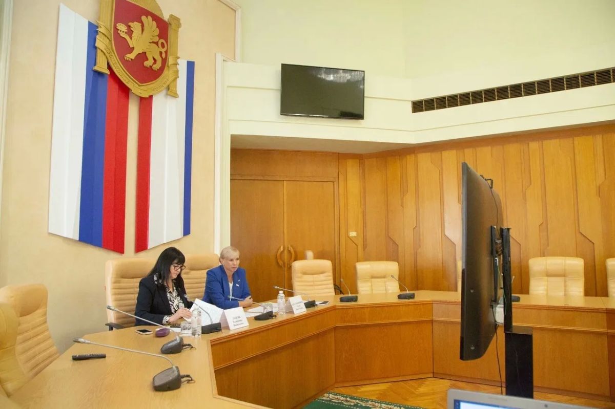 В Крыму реализуется комплекс мер по привлечению и поддержке педагогических кадров В Крыму реализуется комплекс мер по привлечению и поддержке педагогических кадров