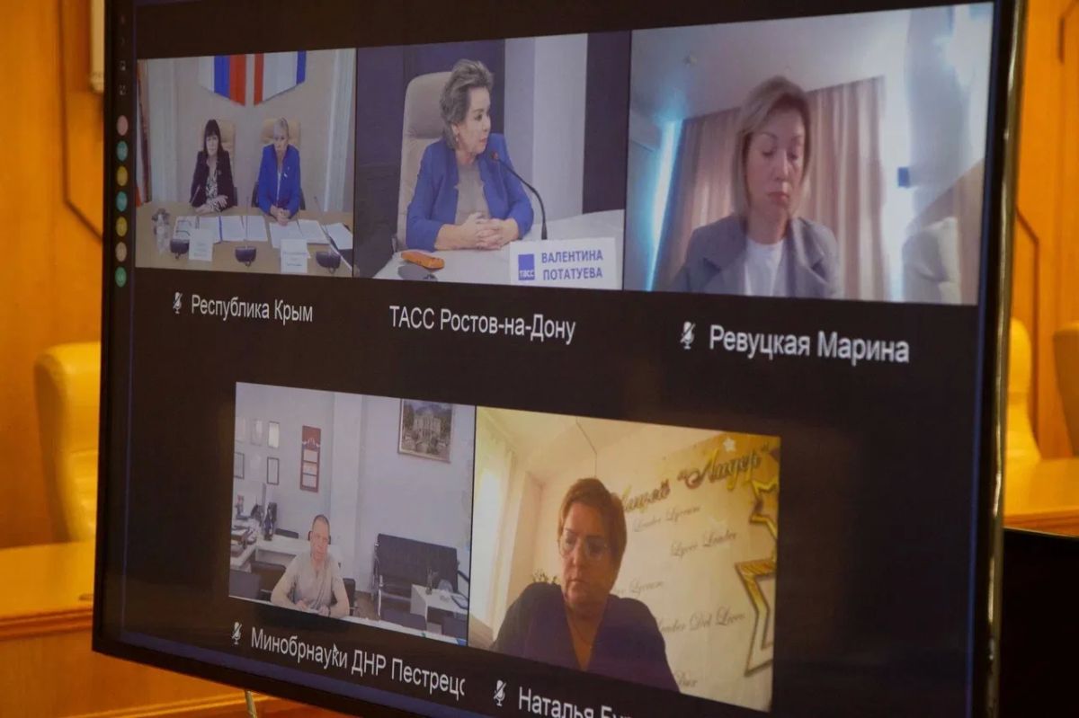 В Крыму реализуется комплекс мер по привлечению и поддержке педагогических кадров В Крыму реализуется комплекс мер по привлечению и поддержке педагогических кадров