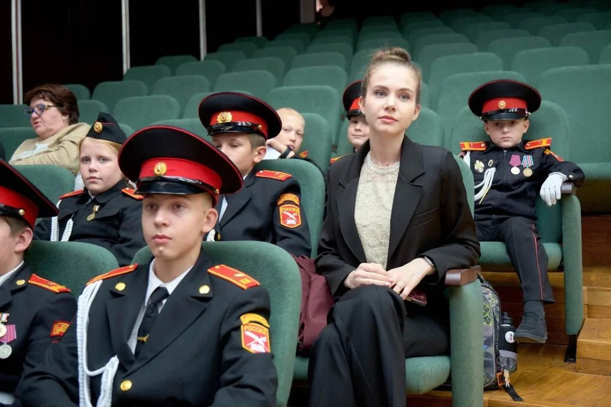 Янина Павленко: С огромным удовольствием поздравила победителей конкурса творческих работ «Москва – сердце России» Янина Павленко: С огромным удовольствием поздравила победителей конкурса творческих работ «Москва – сердце России»